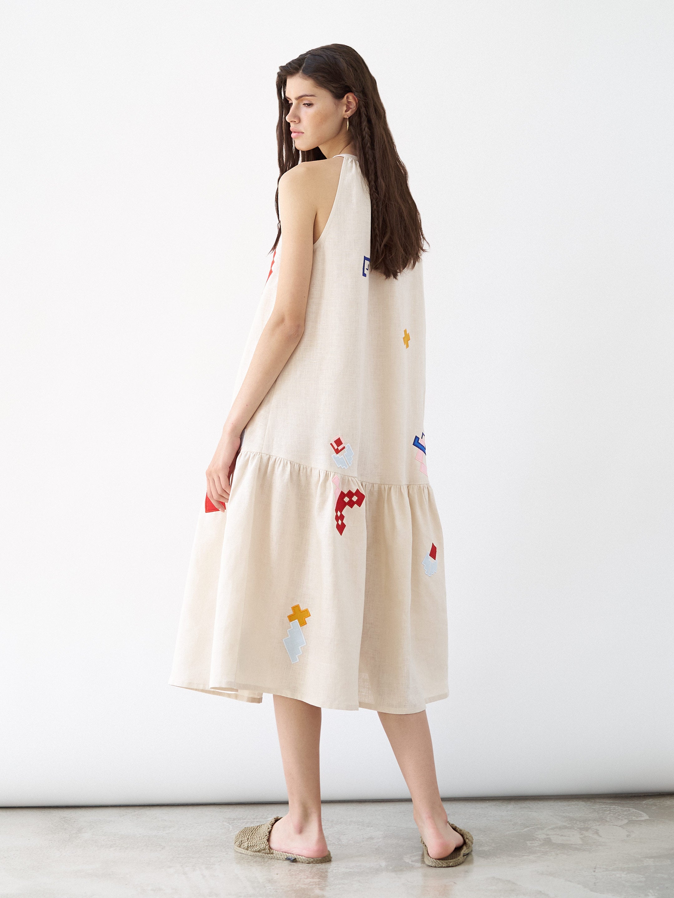 Rochia Eva de vară din in natural cu aplicații