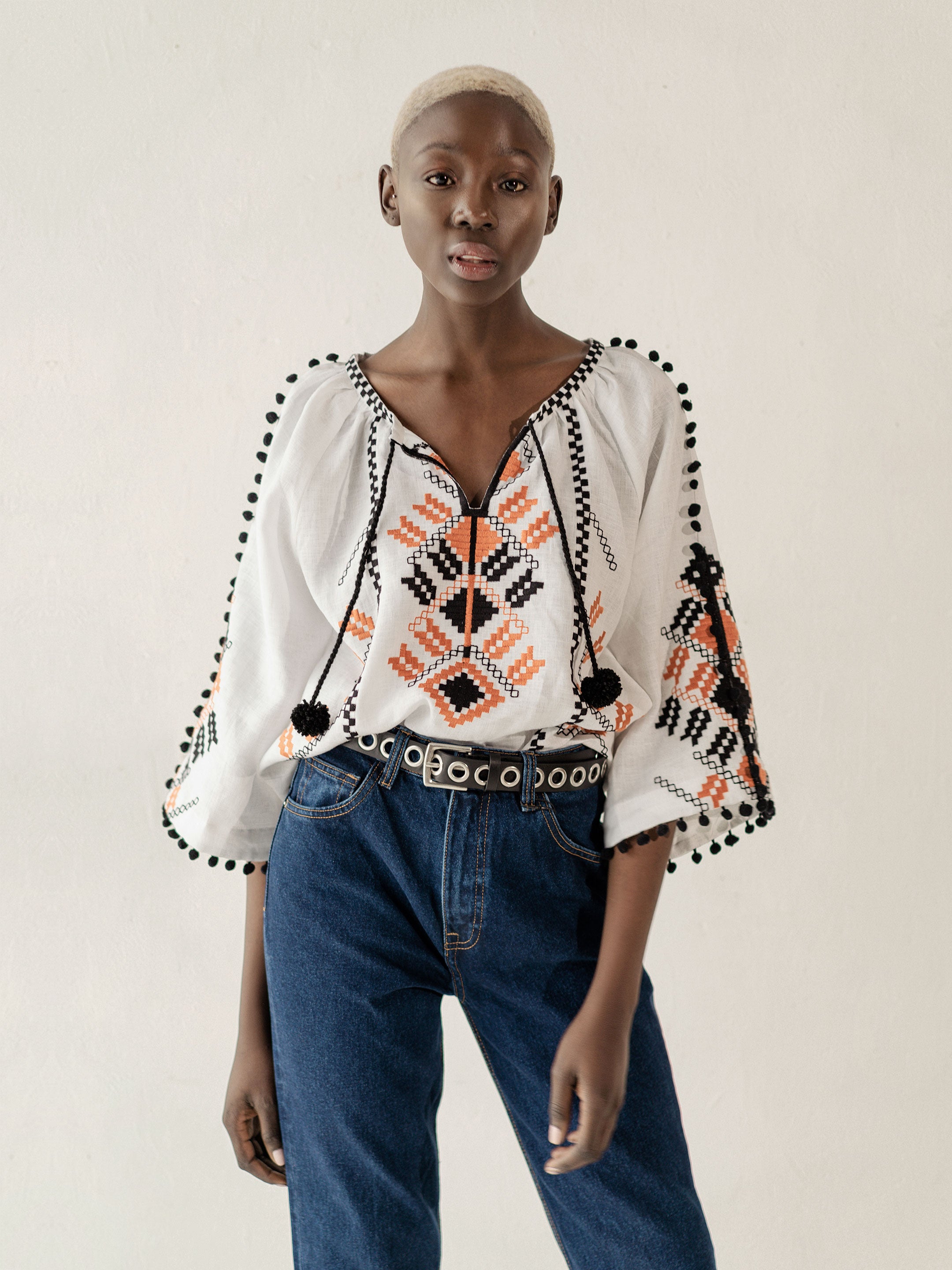 Bluza Bee din in natural cu broderie colorată