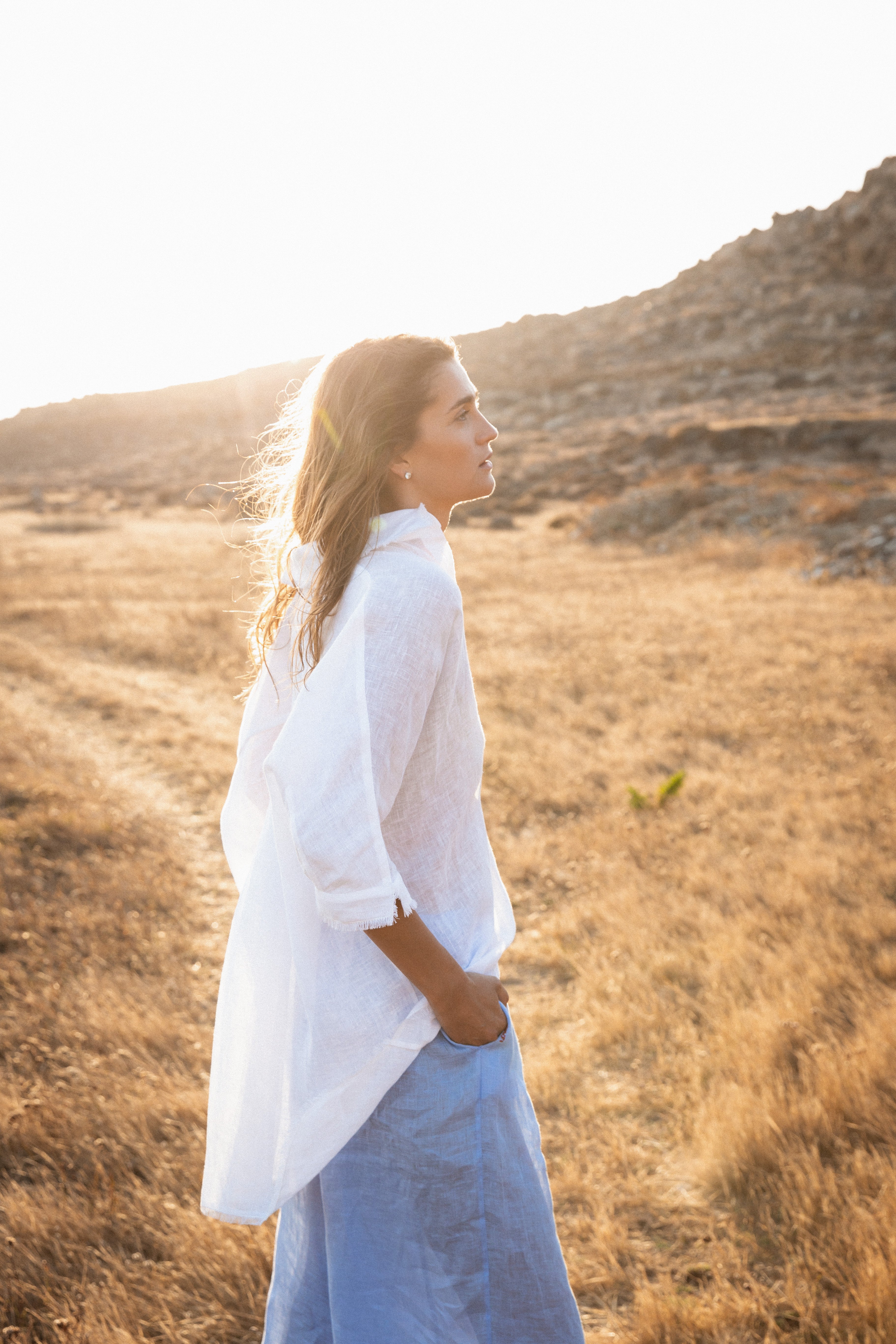 Cămașă din in cu pasări brodate