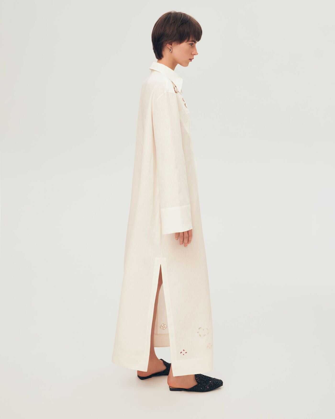 Rochie albă cu broderie Onysiia