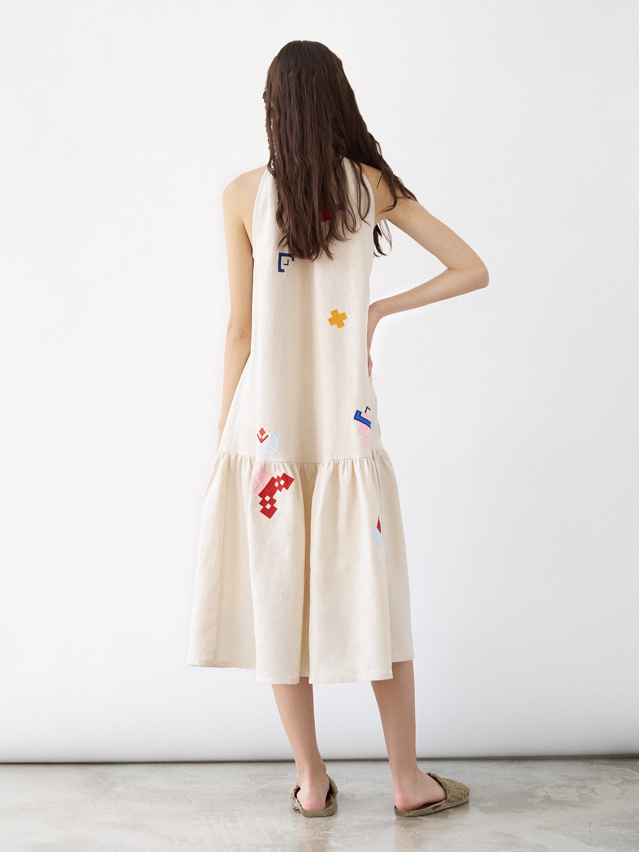 Rochia Eva de vară din in natural cu aplicații