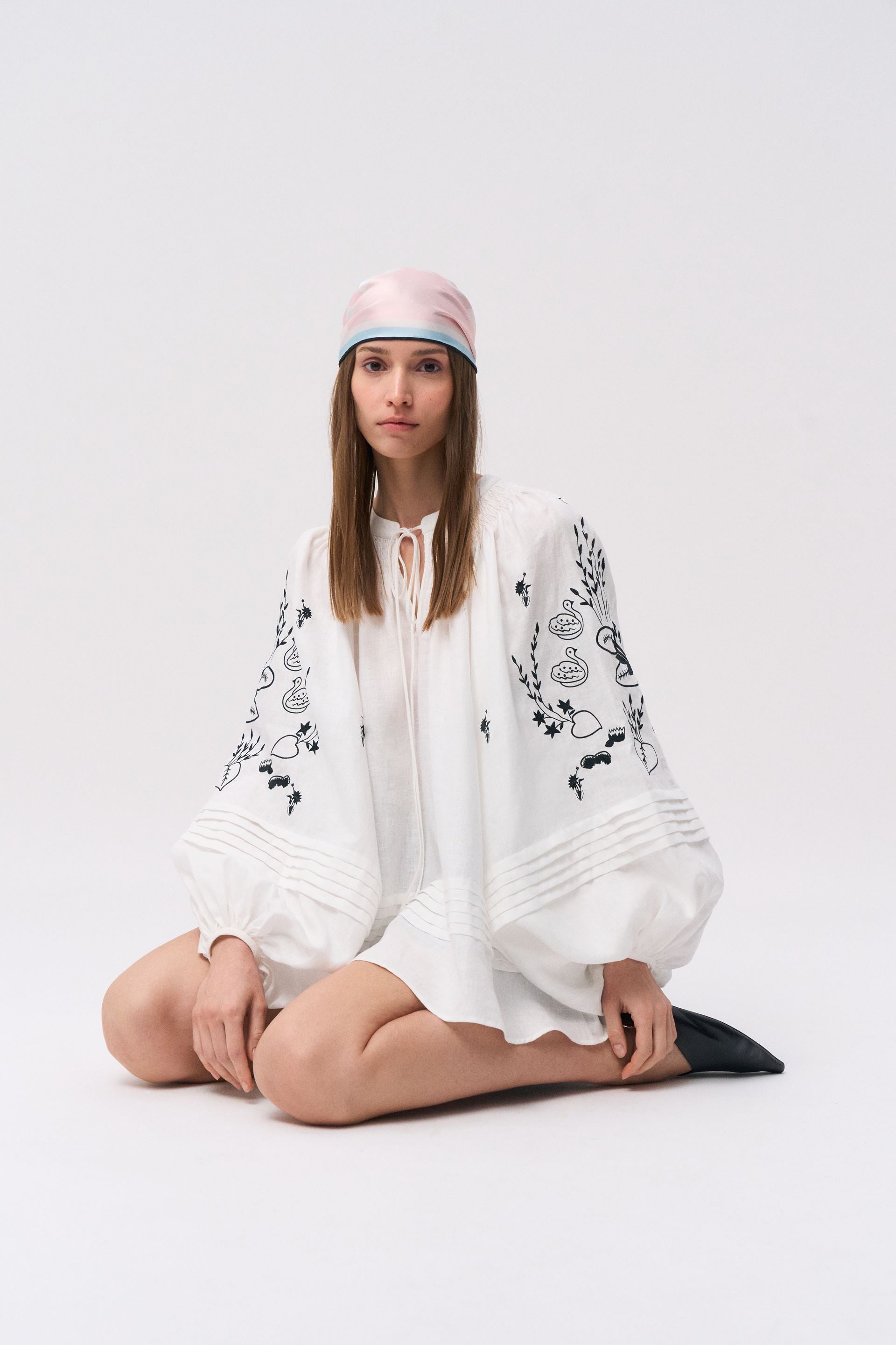 White Oversized Linen Shirt with Traditional Embroidery – Viryneia