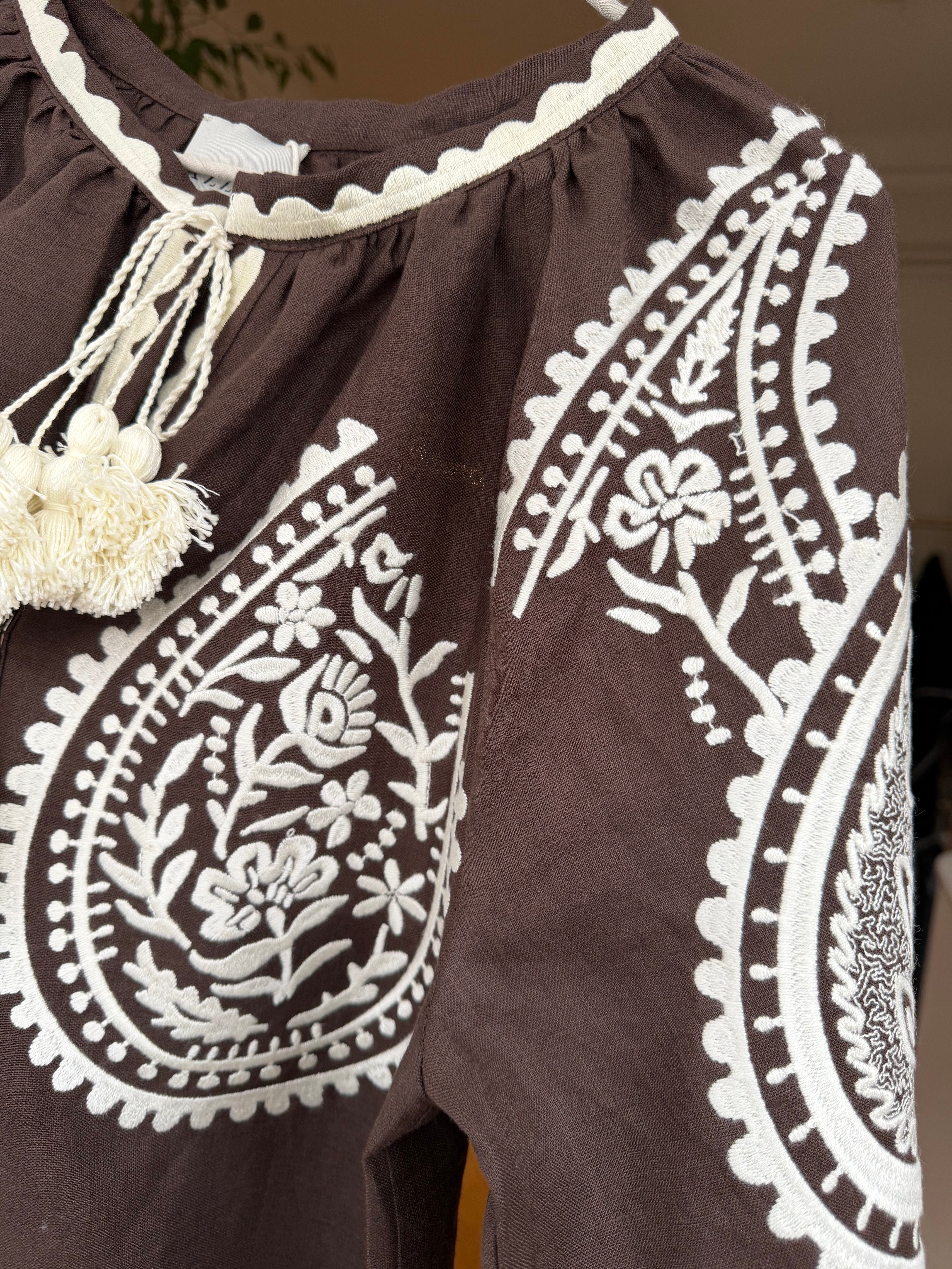 Rochie Electra mini din in natural cu broderie colorată