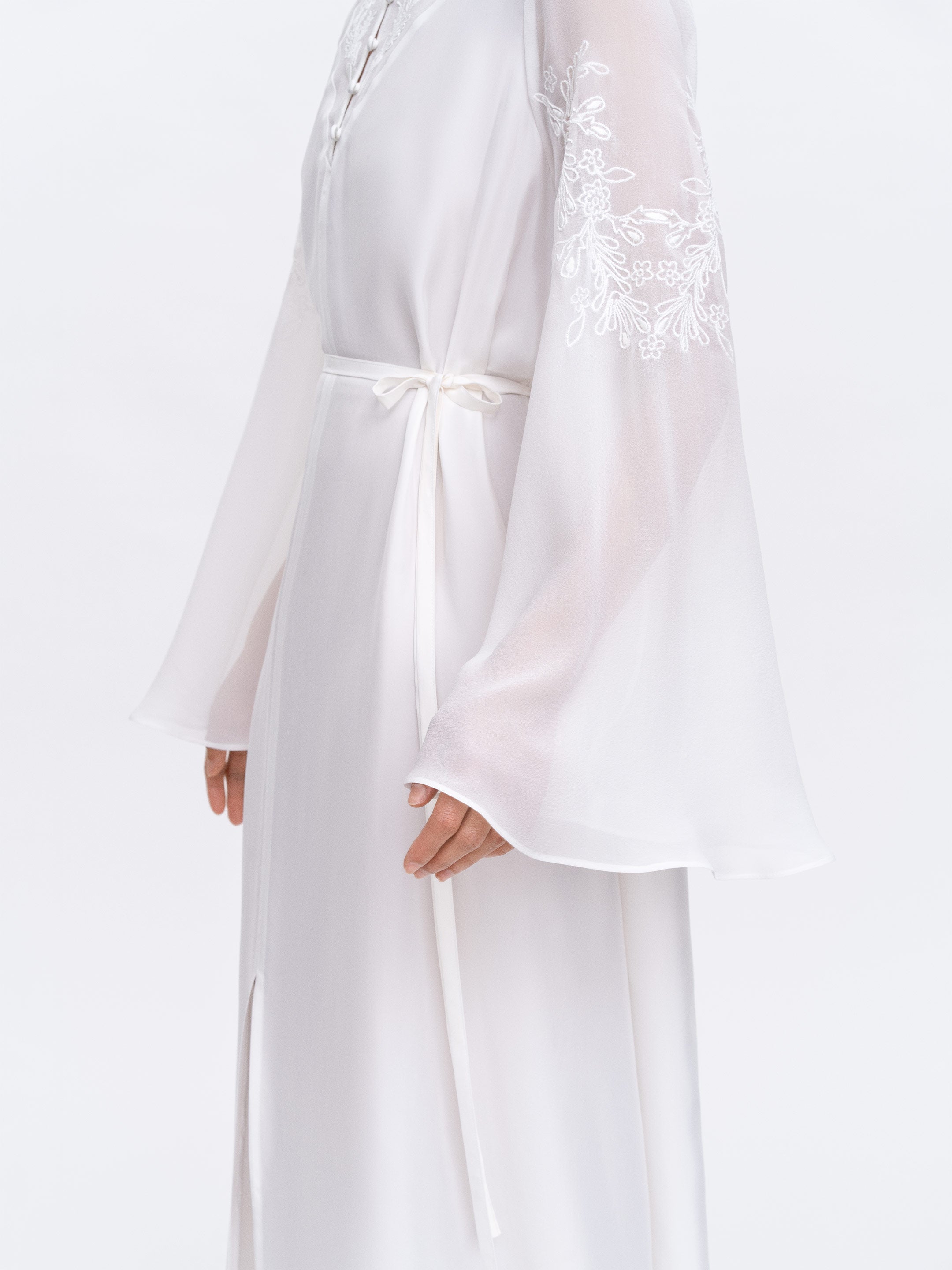 Rochie albă de mătase cu broderie Lileia