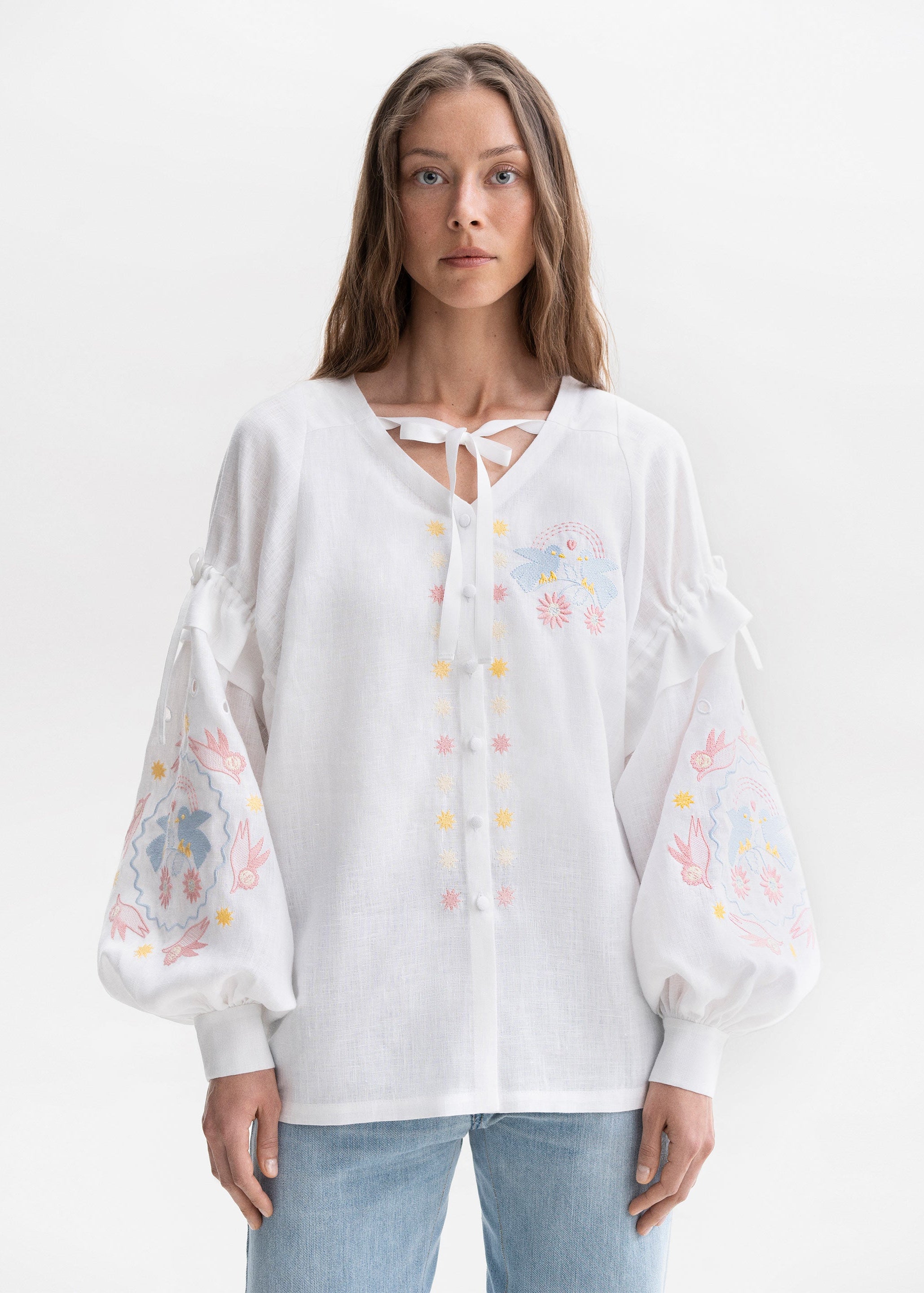 Bluza albă Polina cu broderie colorată