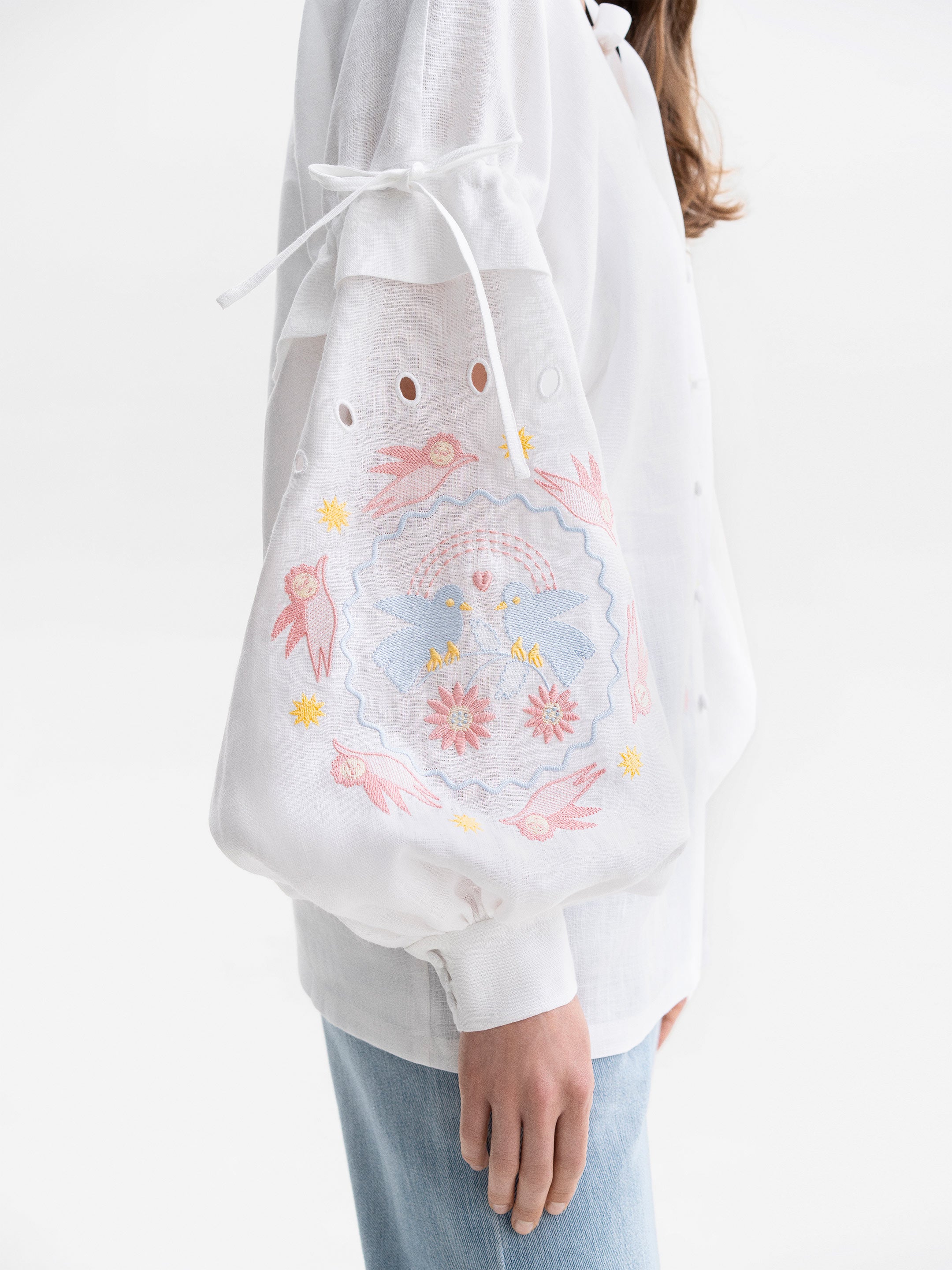 Embroidered White Linen Shirt with Multicolor Motifs – Polina