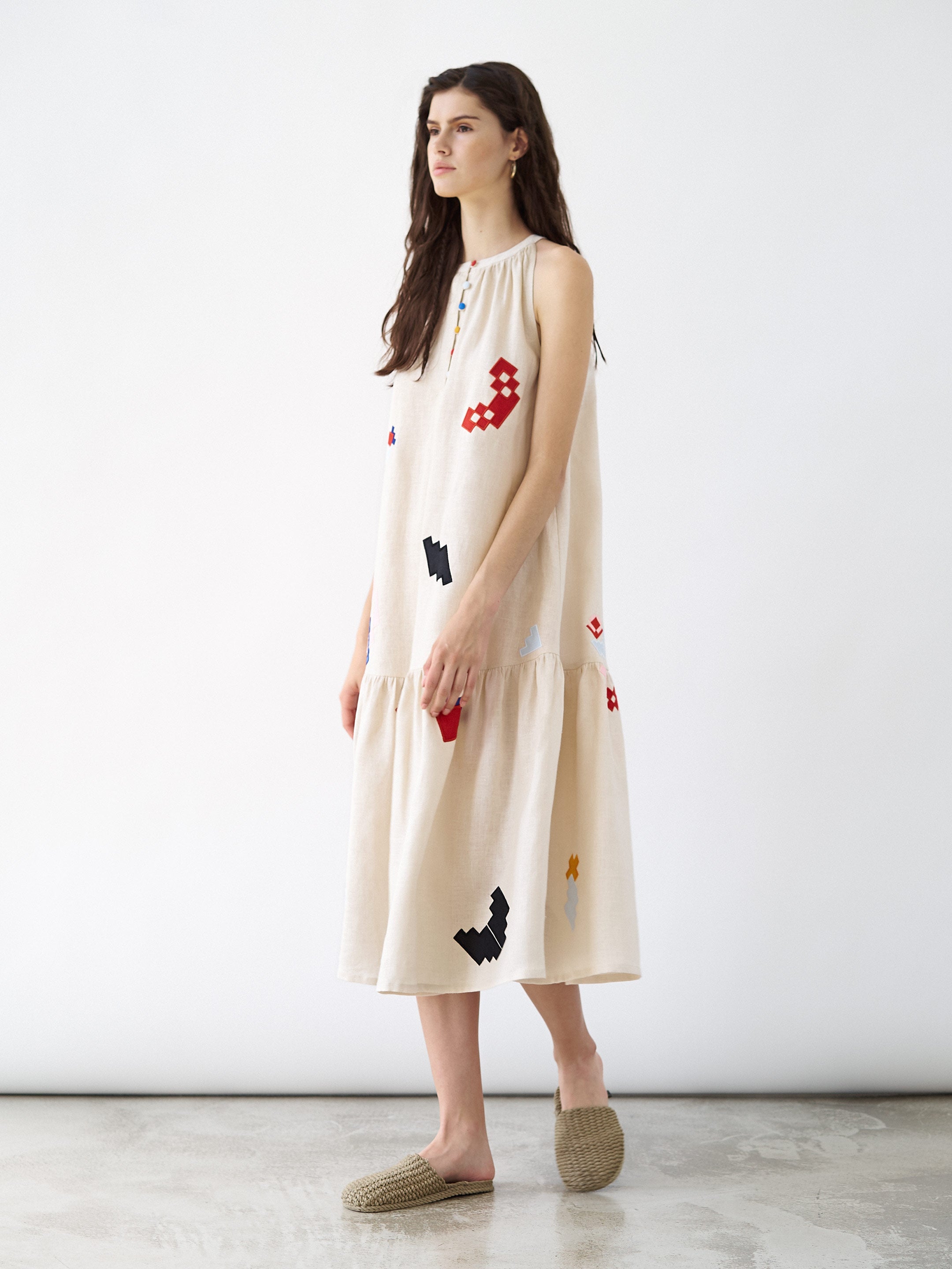 Rochia Eva de vară din in natural cu aplicații