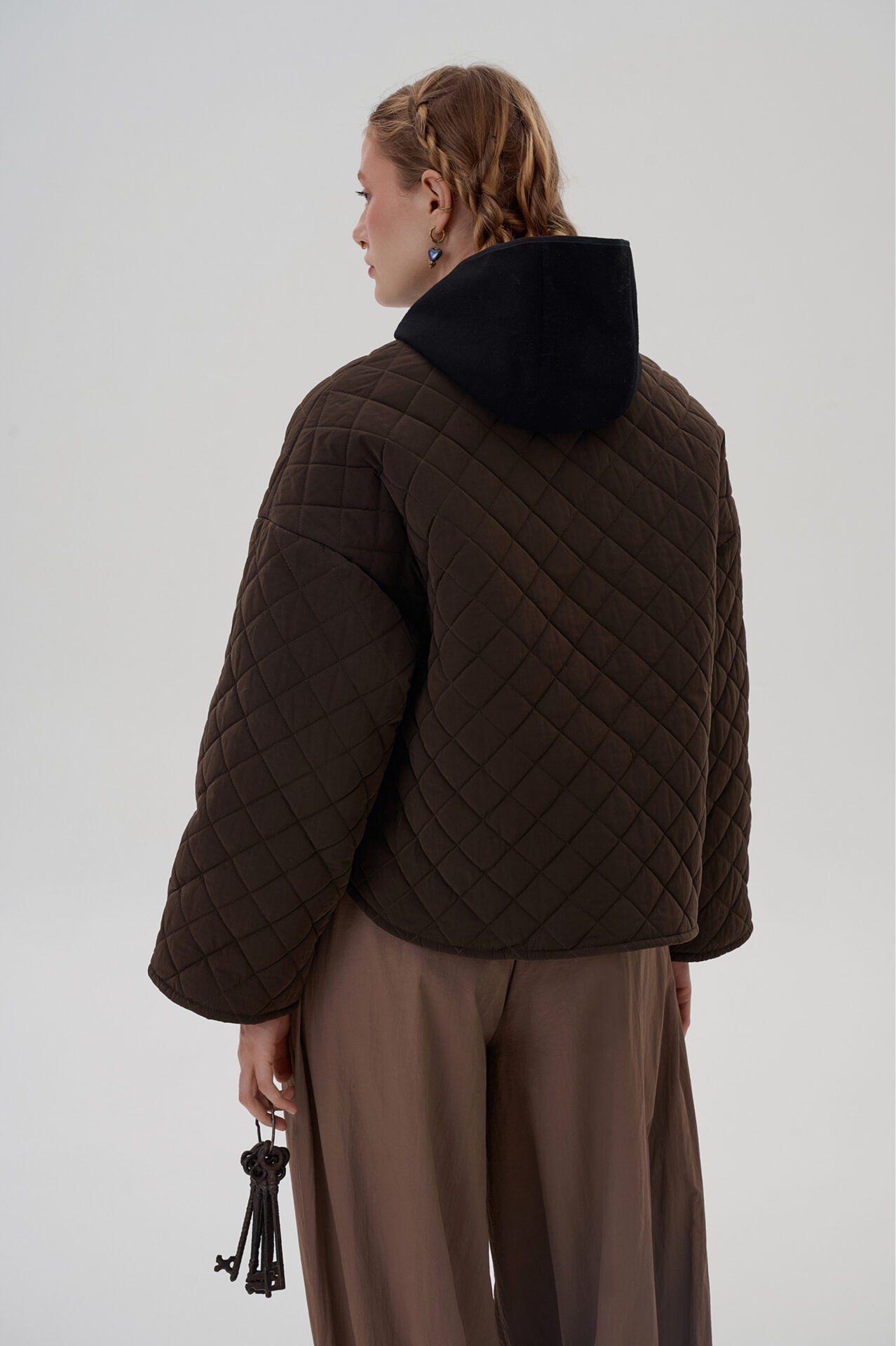 Jachetă matlasată cu glugă detașabilă din lână