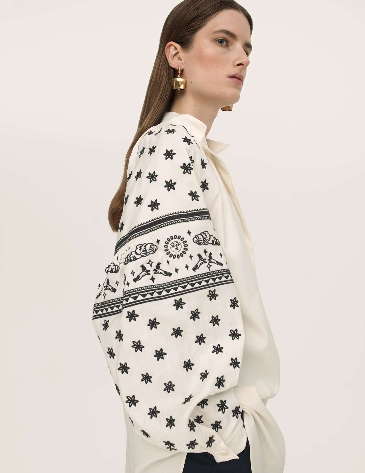 Oversized White Cotton Shirt with Black Embroidered Details – Franka