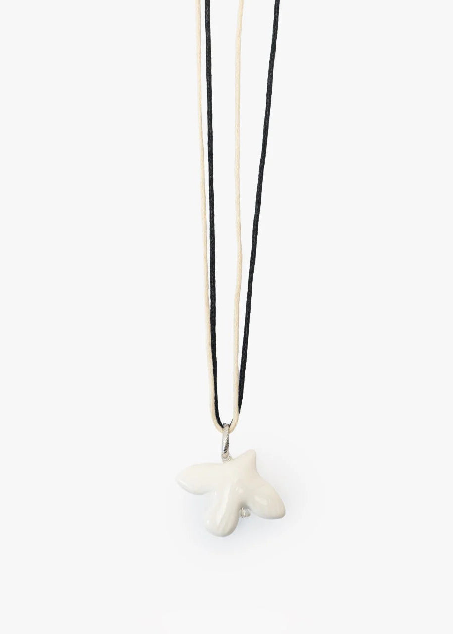 Pandantiv MYRNI cu pasăre din porțelan