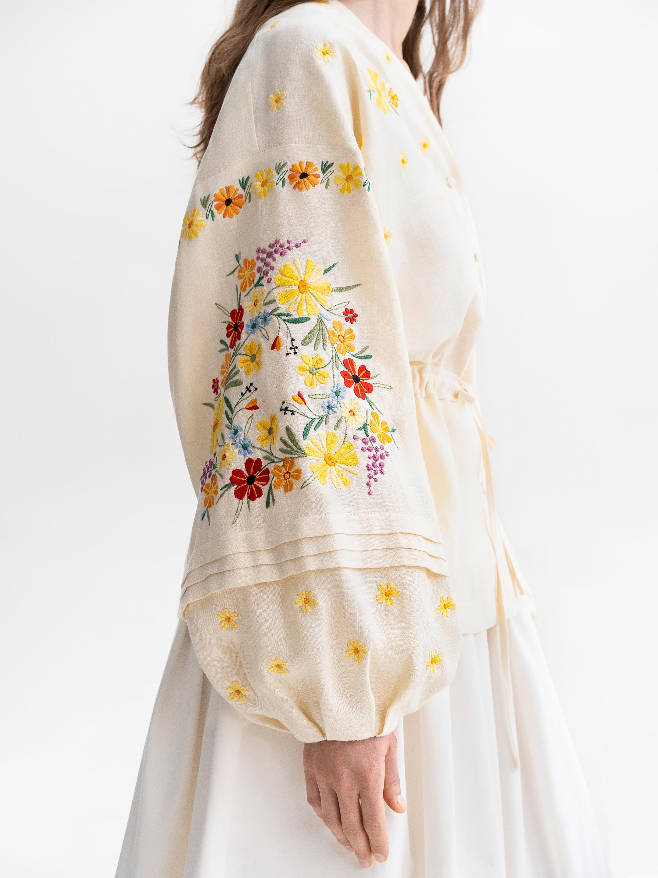 Bluza Budzhak din in natural ușor cu mâneci largi si broderie florală