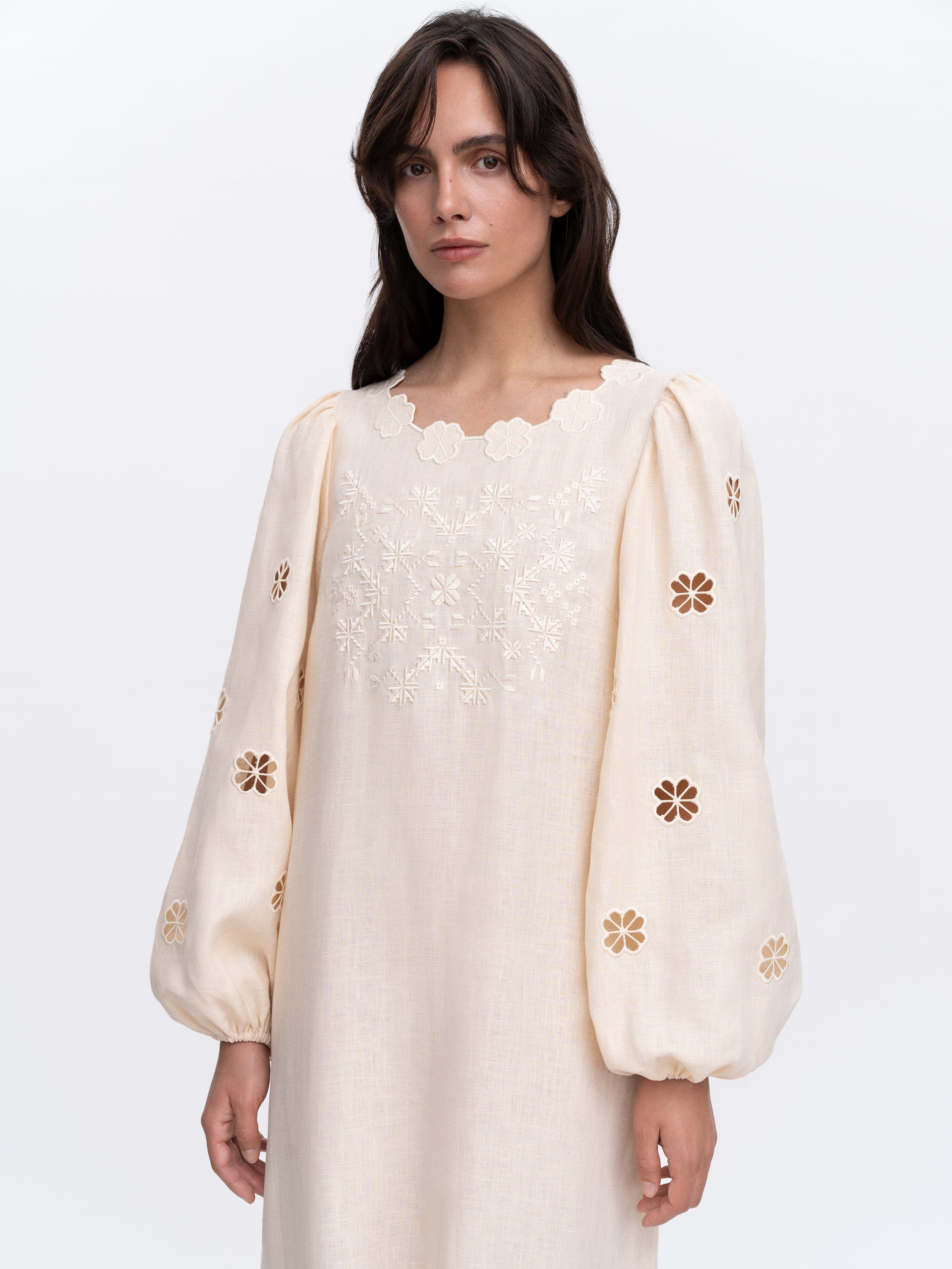 Rochie bej din in cu broderie Yasmin