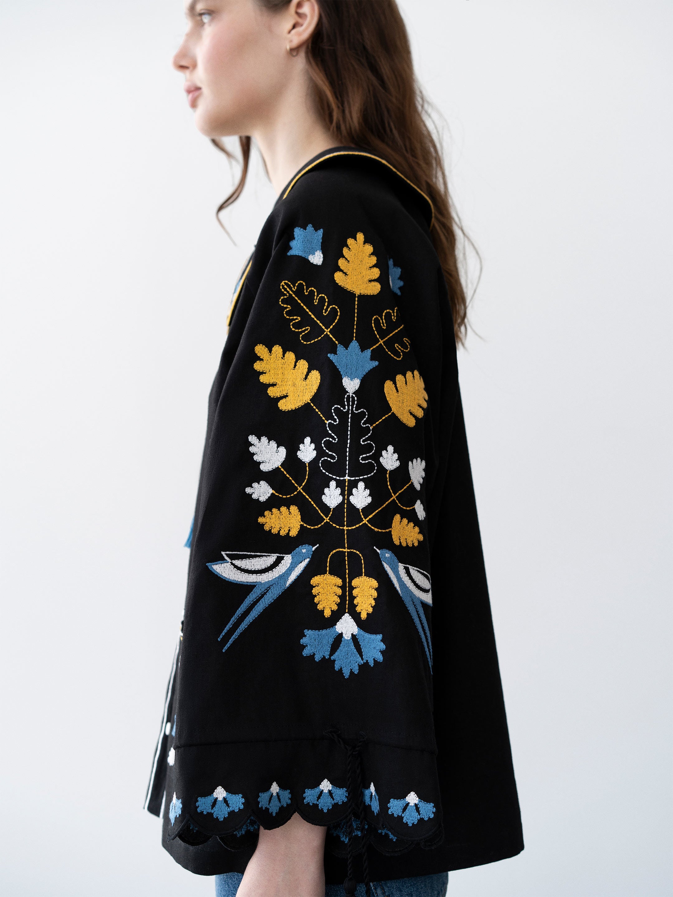 Bluza Estonia cu broderie amplă