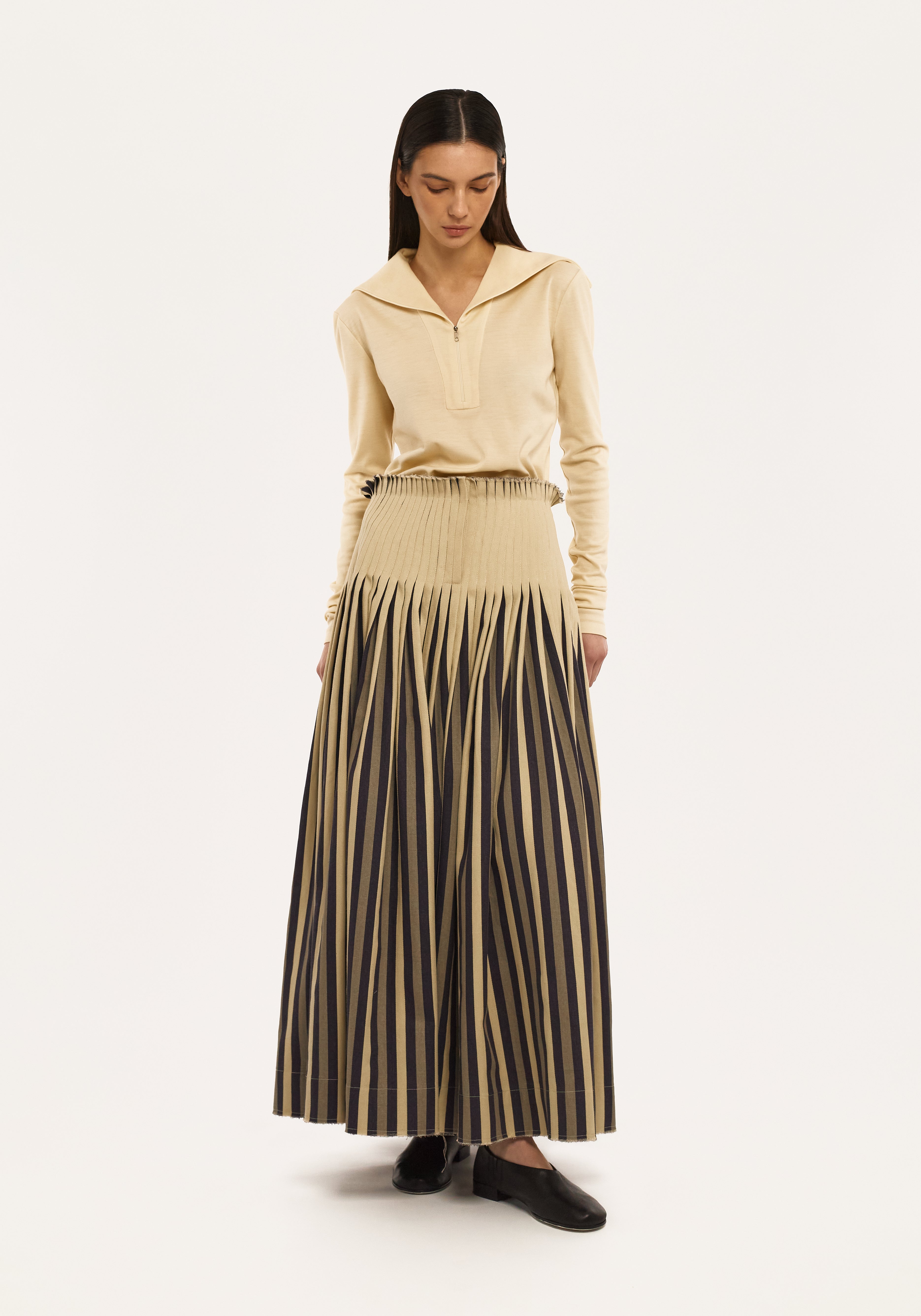 Vanilla Zip-Front Wool Jumper in Knit Fabric