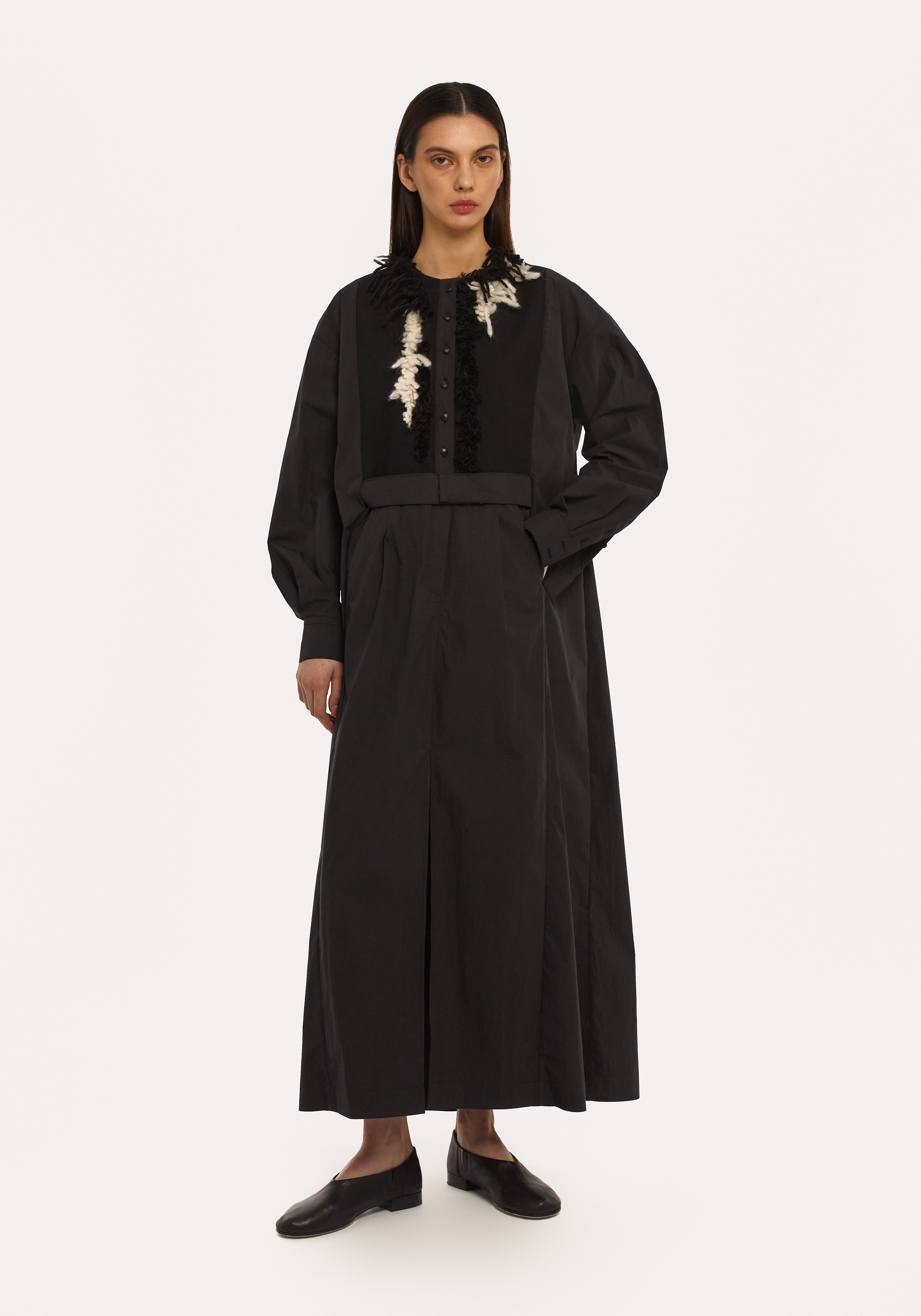 Elegant Black Dress Shirt with Decorative Embroidery