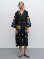 Load image into Gallery viewer, Linen dress with embroidery and applique Zori

