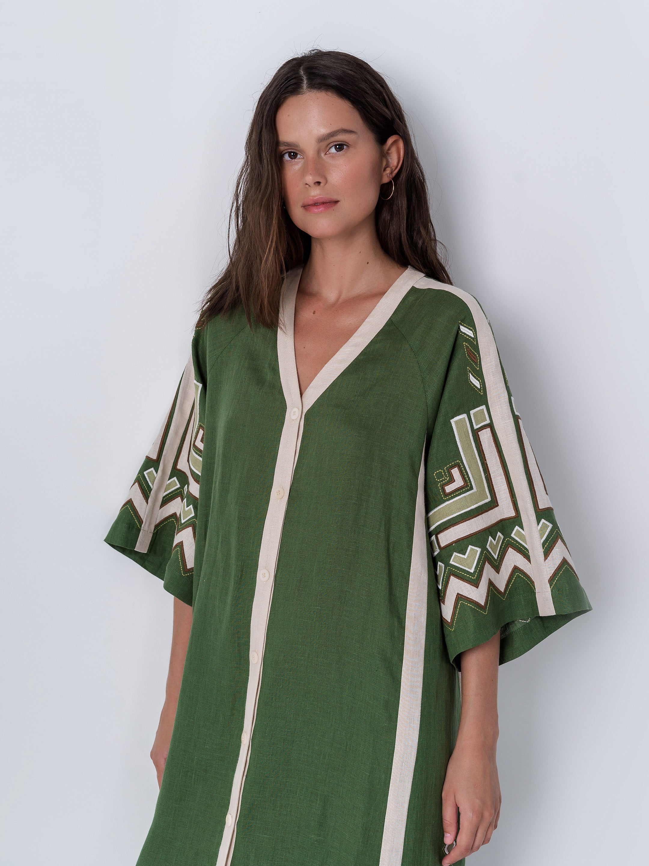 Rochia Symwol verde cu maneci scurte