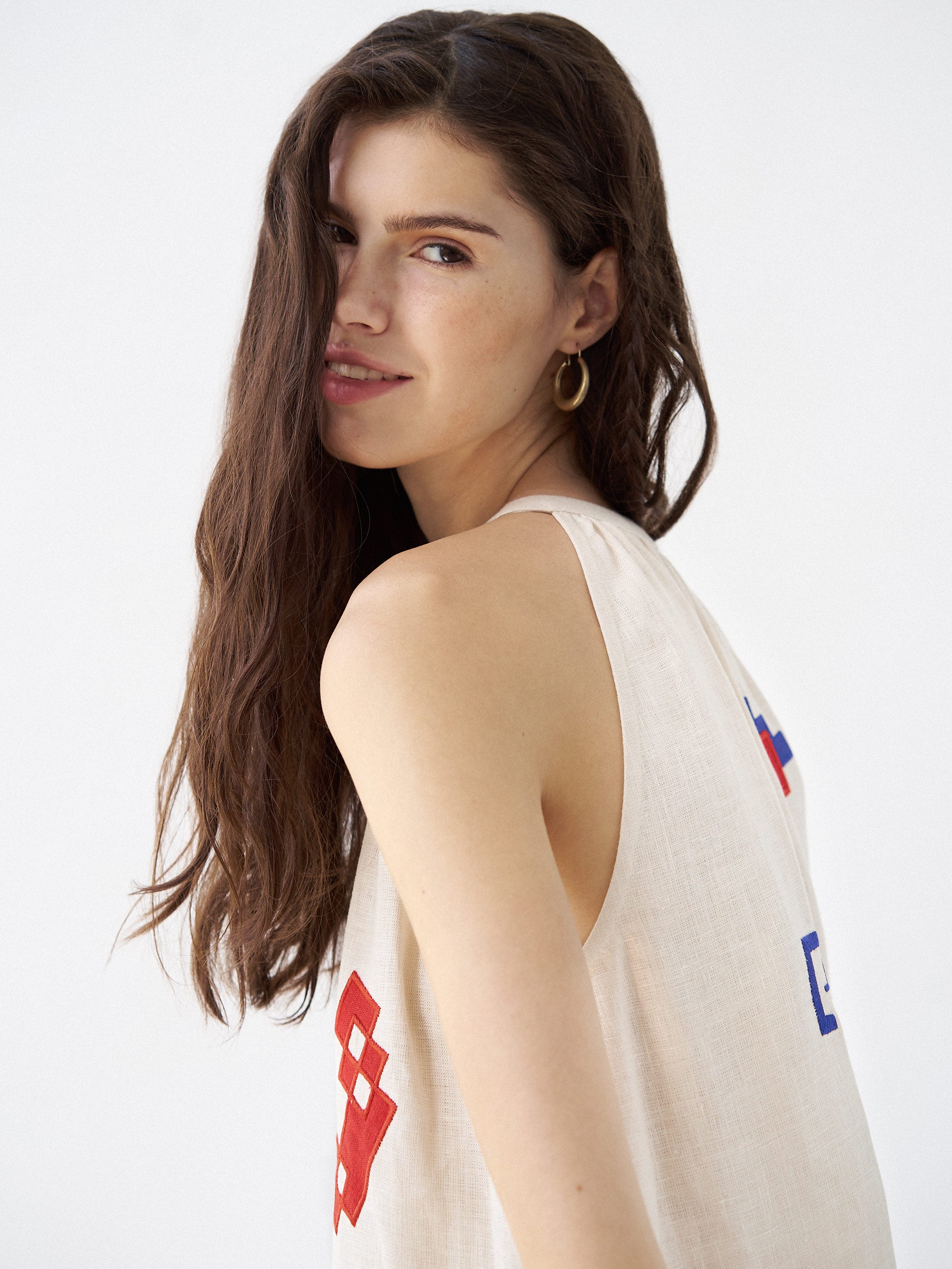 Rochia Eva de vară din in natural cu aplicații