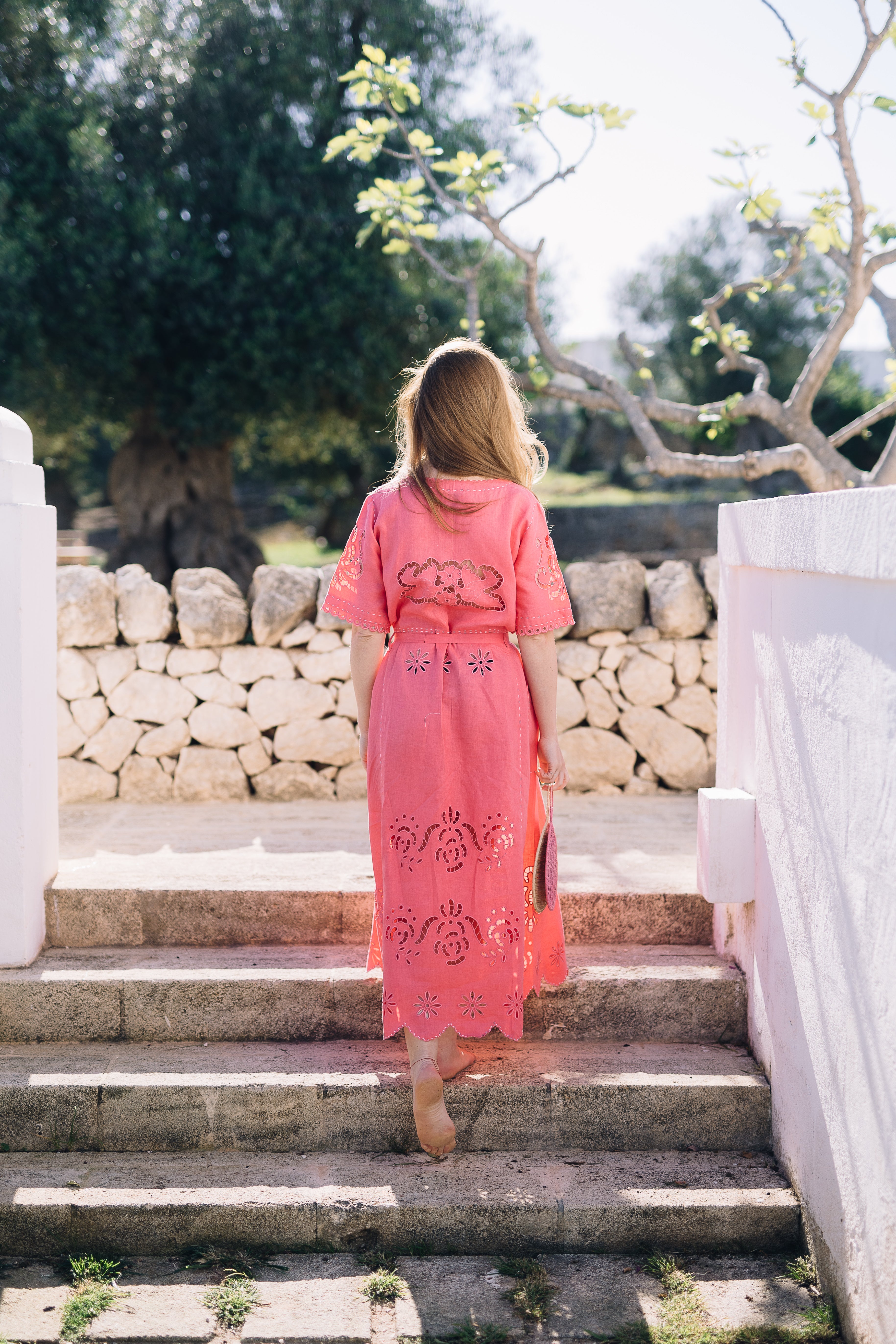 Oversized Pink Linen Midi Dress with Embroidery – Medeina