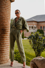 Încarcă imaginea în vizualizatorul Galeriei, Pantaloni Nature Spell din in natural in culoarea verde

