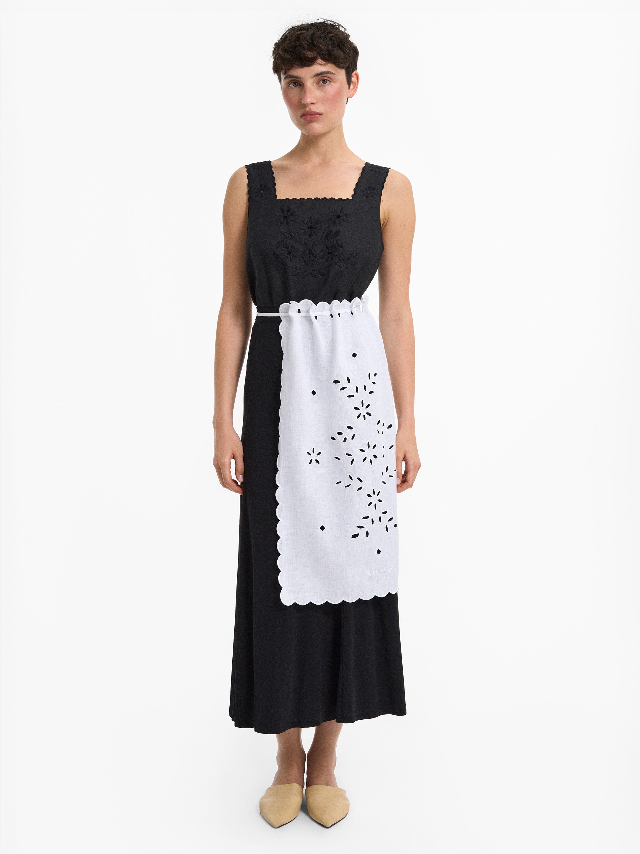 Leskit Embroidered Linen Apron
