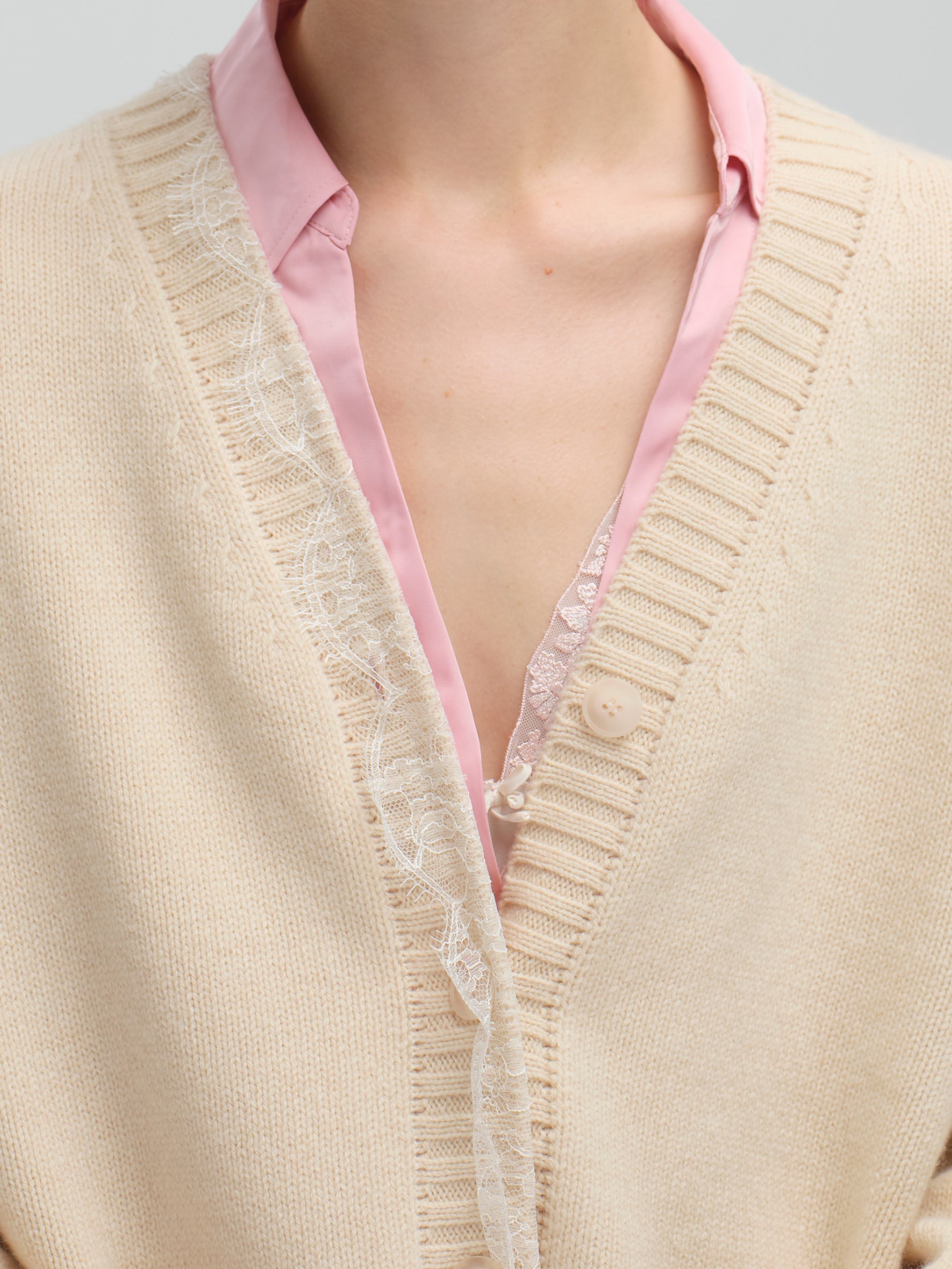 Lace-trimmed Cardigan in Milk