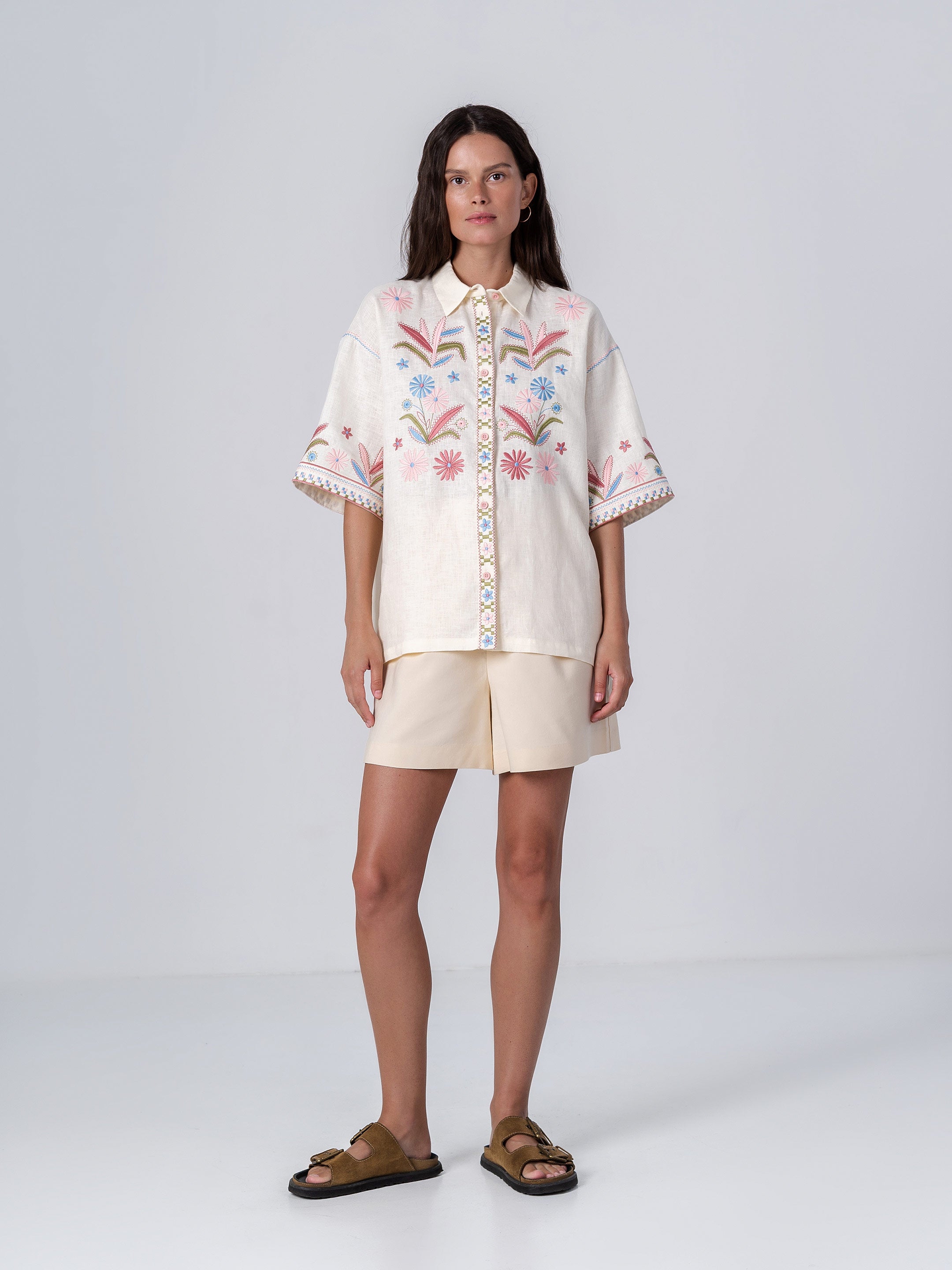 Cămașă bej din in cu broderie florală – Veselka