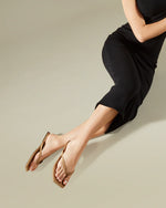 Load image into Gallery viewer, Tkees LILY square flip-flops from brazilian leather in Cocobutter
