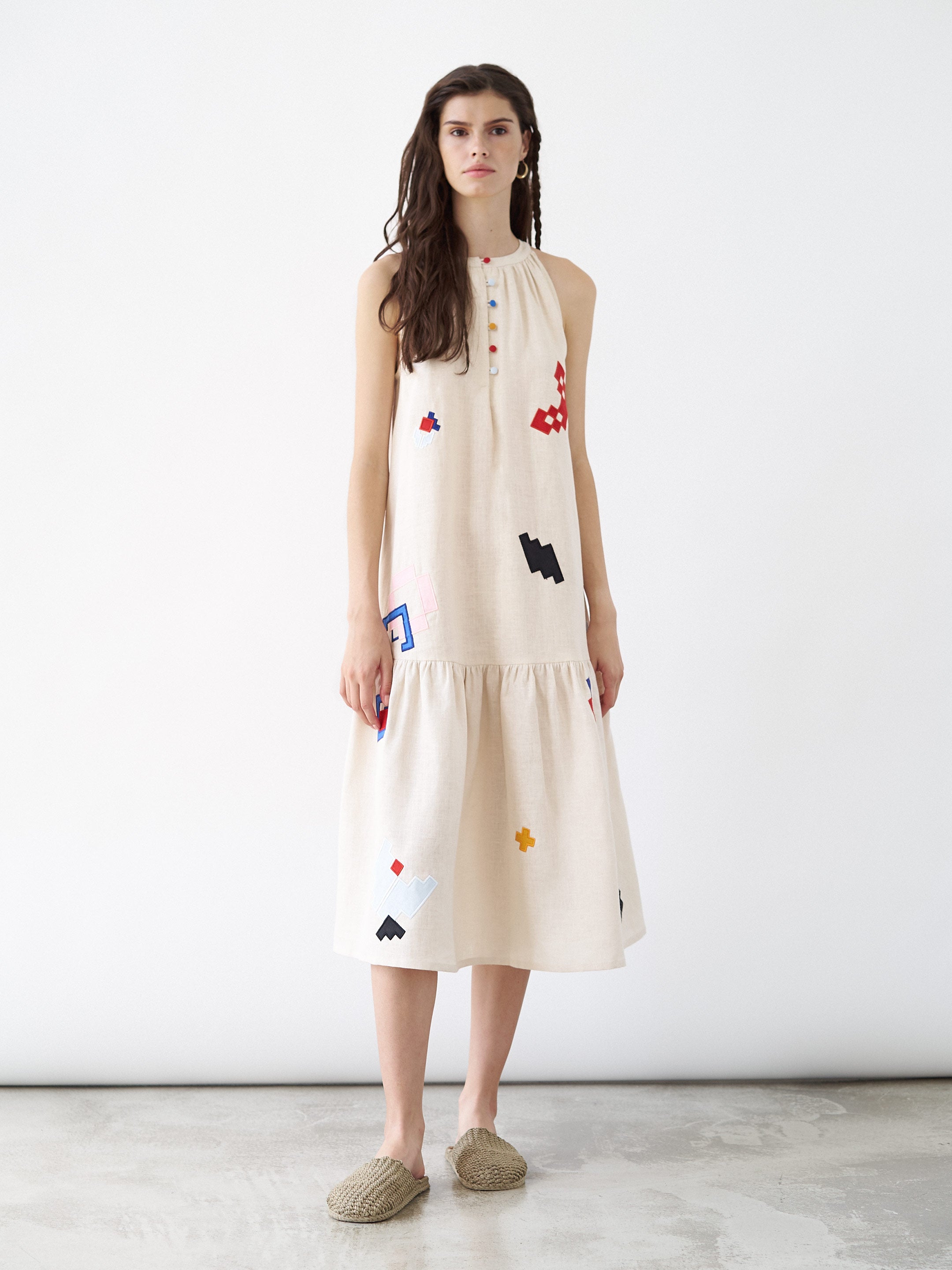 Rochia Eva de vară din in natural cu aplicații