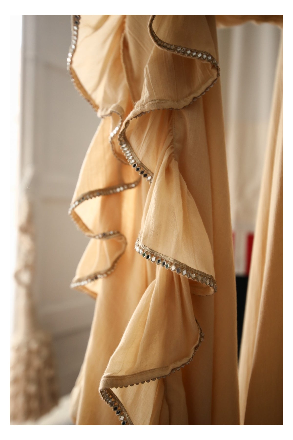 Rochie Ruffle cu mâneci lungi