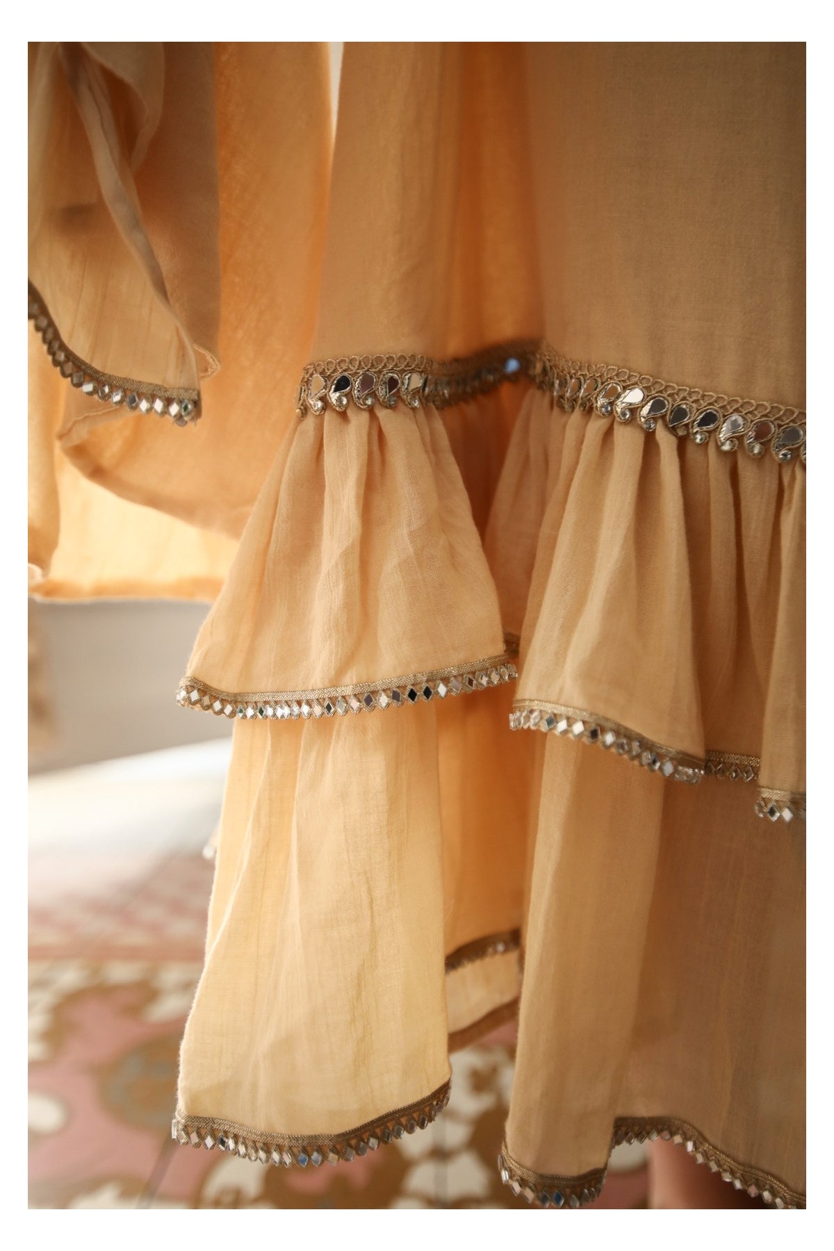 Rochie Ruffle cu mâneci lungi