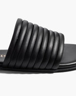 Load image into Gallery viewer, Tkees Caro flip-flops from brazilian leather in Black
