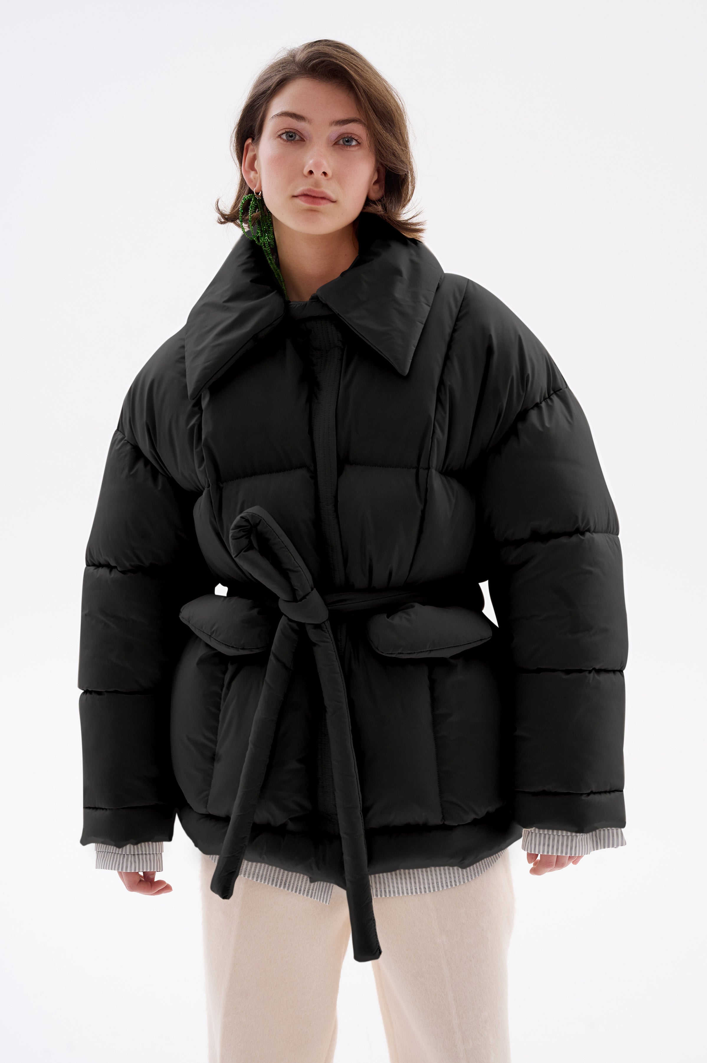 Geacă puffer neagră cu glugă iepuraș și eșarfă