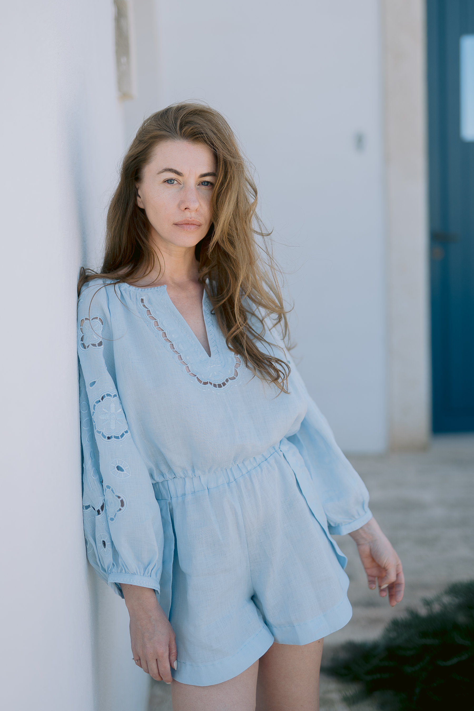 Bluză scurtă Laetita din in natural cu broderie 