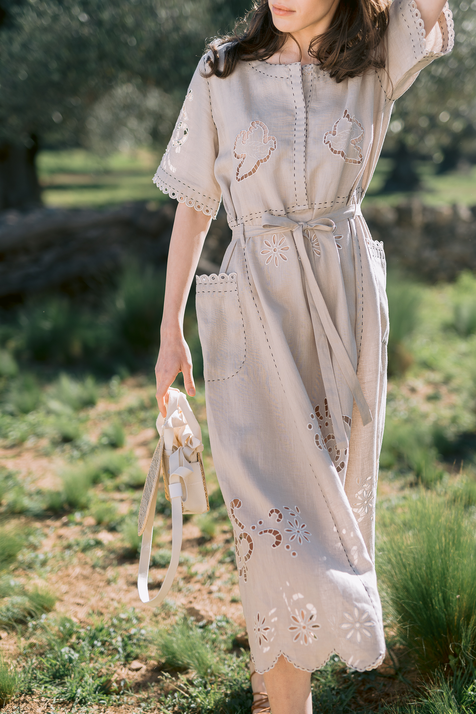 Oversized Pink Linen Midi Dress with Embroidery – Medeina