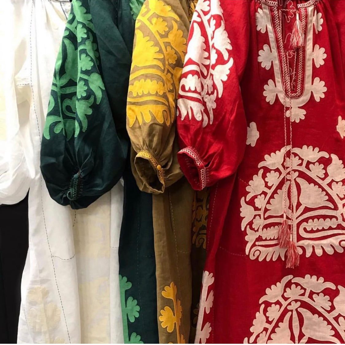 Rochie Aelia midi din in cu broderie aplicata